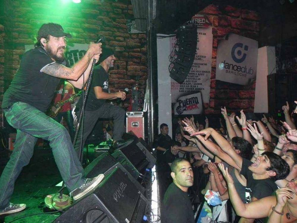 La Vela Puerca hizo una gran fiesta y revent� Puerto Rock
