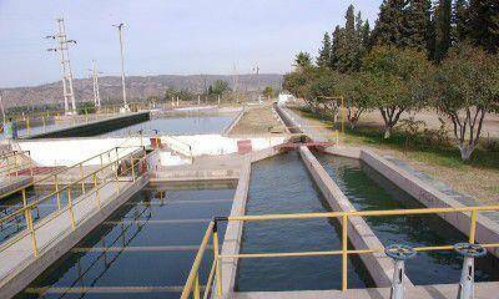 Por las lluvias, hay cortes de agua en Dorrego y Godoy Cruz