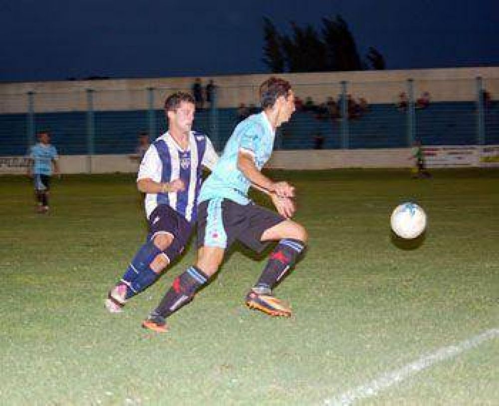 A Juventud se le escap� la victoria en el final y sali� de la zona de clasificaci�n