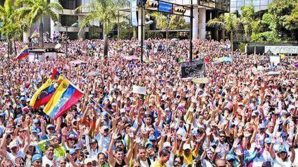 EE.UU. muestra su �alarma� por la violencia en Venezuela