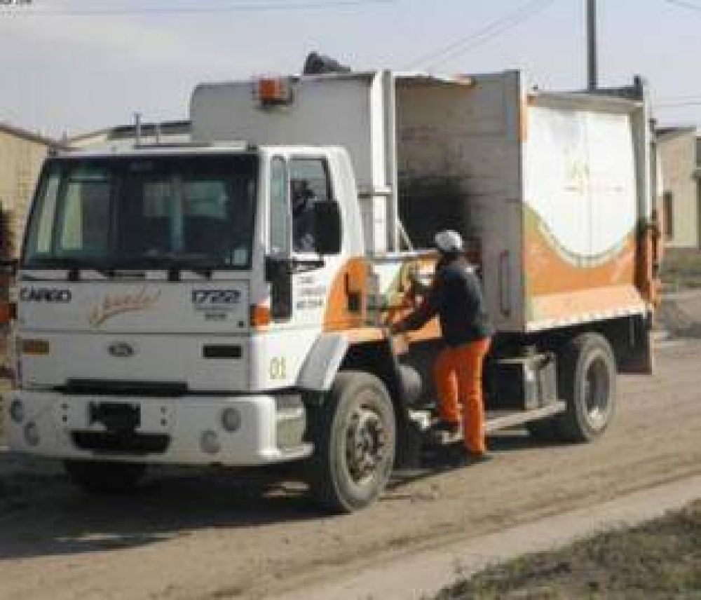 Un municipio mult� a sus propios empleados porque estacionaron mal el cami�n recolector