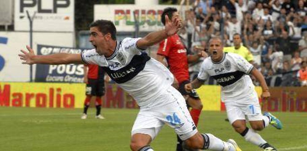 El Lobo vapule� a la Lepra con un soberbio 3-0