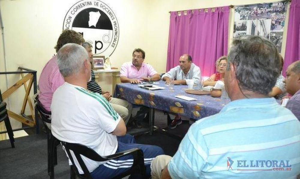 Los sindicatos docentes definen c�mo potenciar sus reclamos por suba salarial