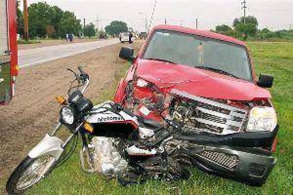 Joven motociclista falleci� embestida por una camioneta