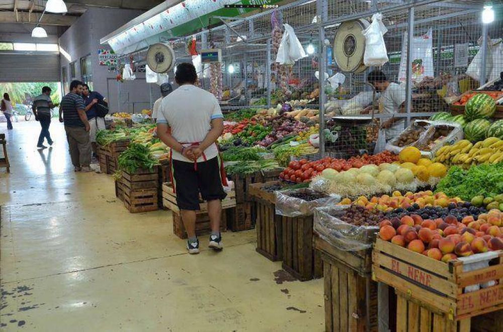Acuerdan con puesteros mejoras en mercados municipales
