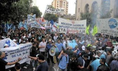 La suma fija a cuenta de paritarias vuelve a sonar en los gremios del sector p�blico