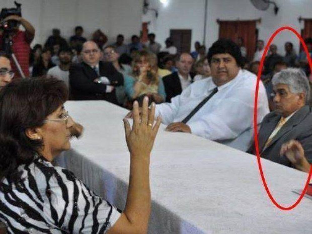 Un concejal golpe� a un periodista en pleno corso