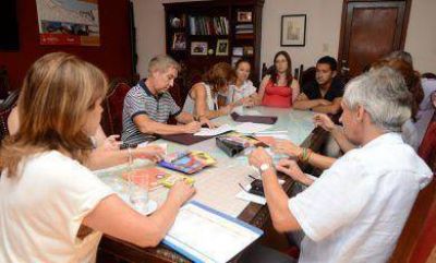 Librer�as de Paran� acordaron con el municipio dos canastas escolares