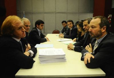 Con su adecuaci�n aprobada, Clar�n arremete de nuevo contra el Gobierno