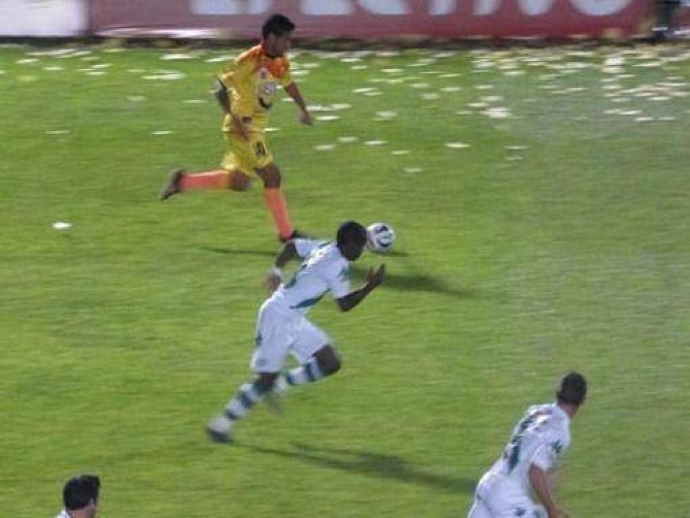 Con 12 mil hinchas en las tribunas Crucero cay� ante Banfield 