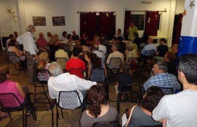Vecinos en asamblea reclamaron m�s seguridad para Vicente L�pez