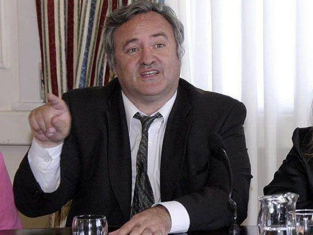 De la Torre recrimin� los viajes a Scioli
