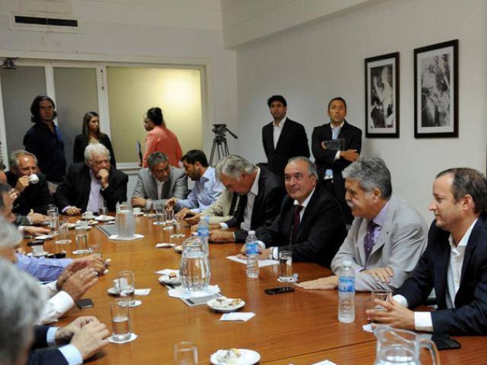 De Vido se reuni� con 18 intendentes