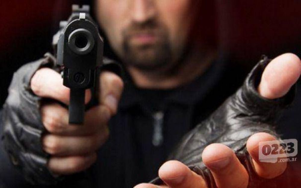 Roban 130 mil pesos en una agencia de viajes