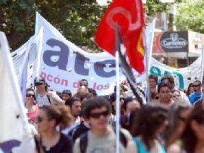 El gremio docente march� contra "la criminalizaci�n de la protesta"