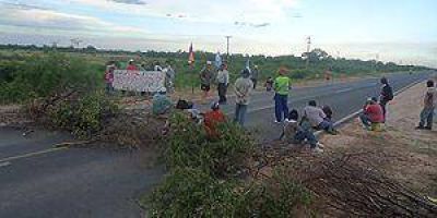 Se endurece el corte de ruta en Las Lomitas