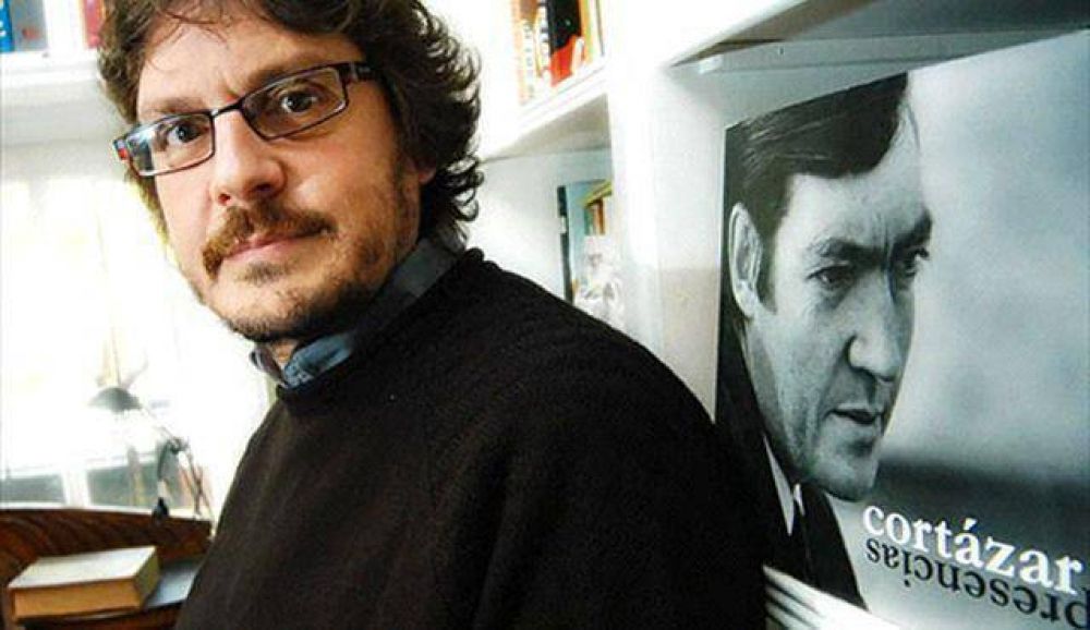 Felipe Pigna llega para hablar sobre la mujer Argentina