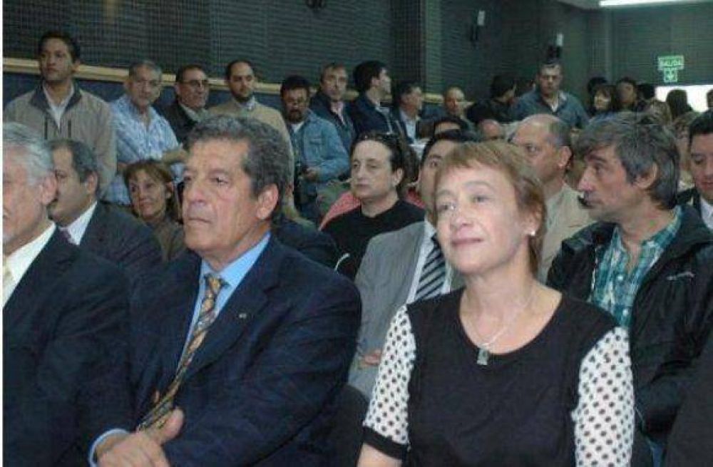R�os acompa�� a Melella y elogi� su discurso