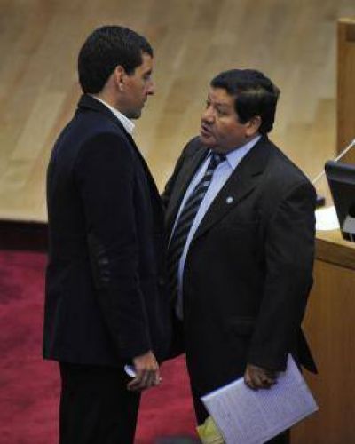 El massismo no acepta dejar el bloque ni ceder comisiones