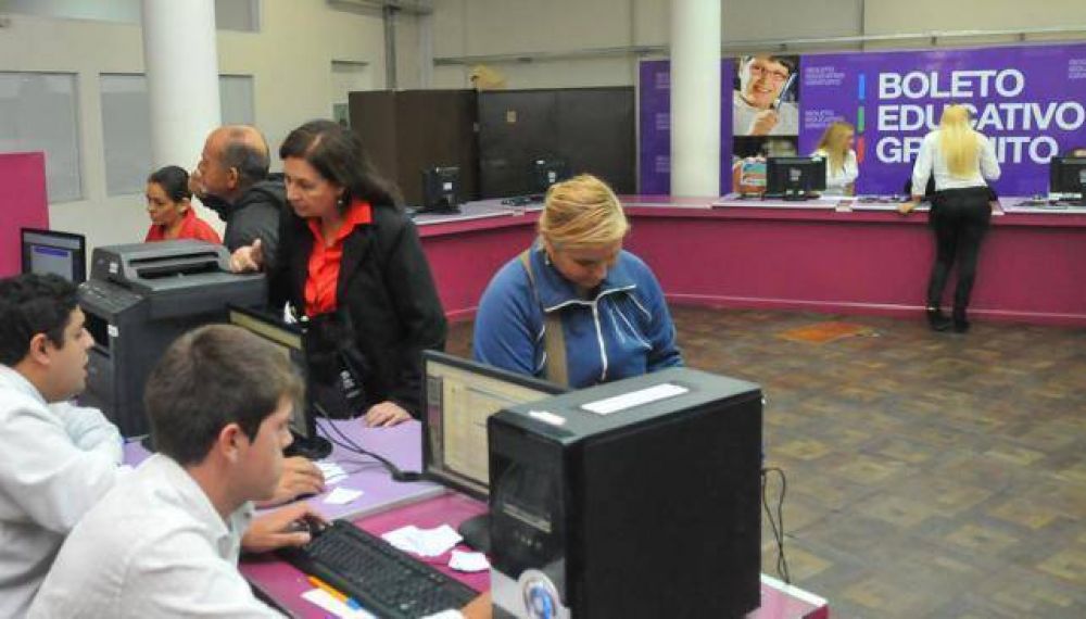 Boleto Educativo: 8 mil solicitudes de formularios en el primer d�a