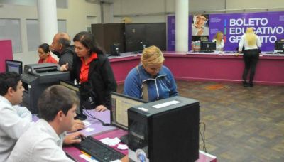 Boleto Educativo: 8 mil solicitudes de formularios en el primer d�a