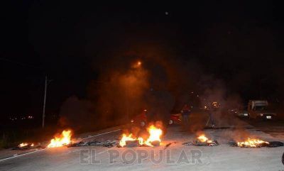 Vecinos del barrio Cuarteles cortaron la avenida tras disturbios con la Polic�a