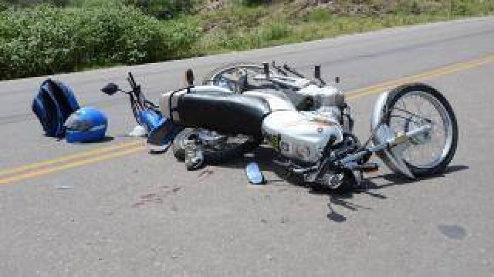 Violento choque de dos motos