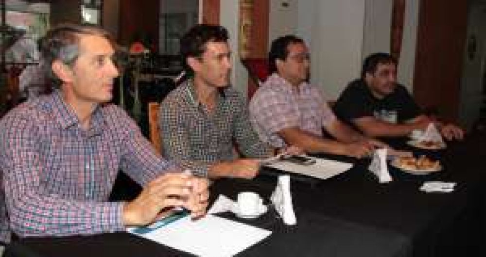 U�ac vs Scioli, el s�bado desde las 15