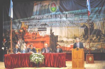 Urribarri promover� una reforma de la ley electoral provincial