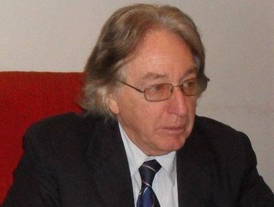 El presidente de la Cooperativa El�ctrica reconoce que cobra una remuneraci�n �interesante�