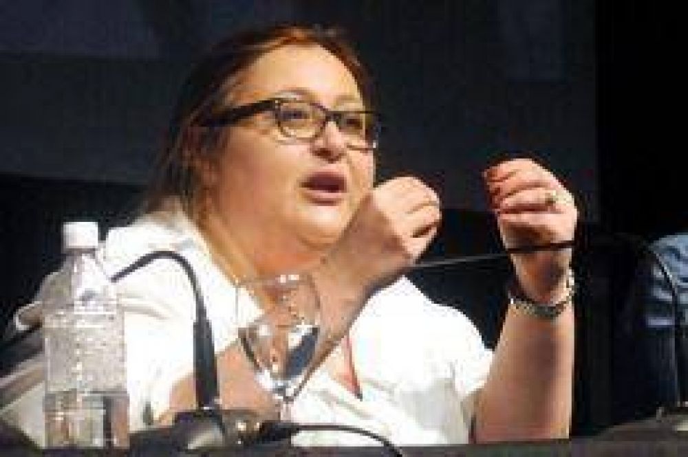 "Es un avance que ahora todos los medios est�n dentro de la ley"