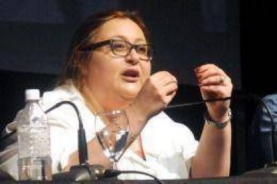 "Es un avance que ahora todos los medios est�n dentro de la ley"