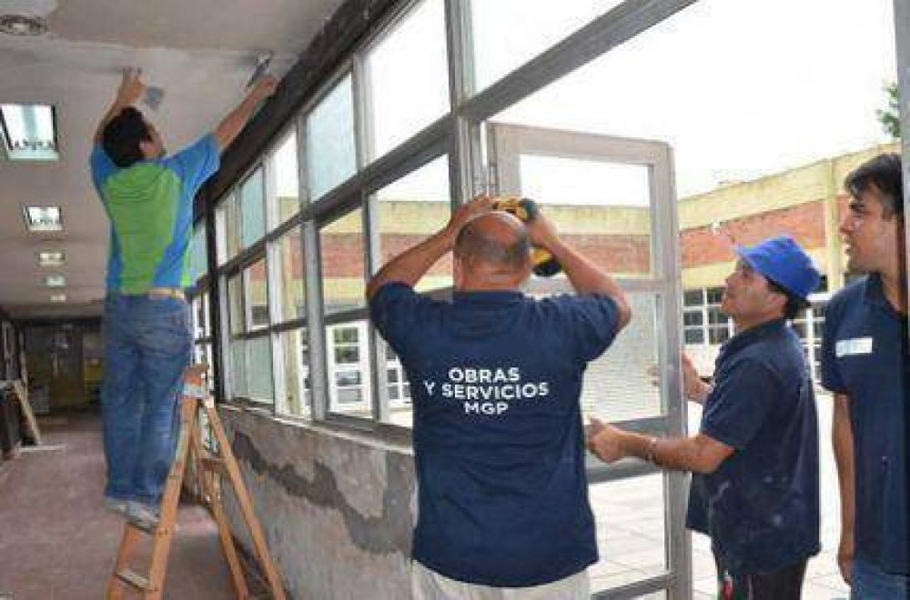 Avanzan los trabajos de mantenimiento de Escuelas Municipales