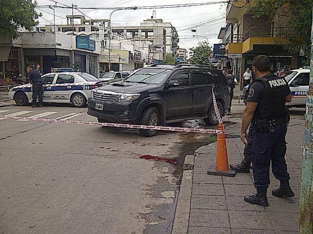 Una mujer muri� al ser embestida por una camioneta