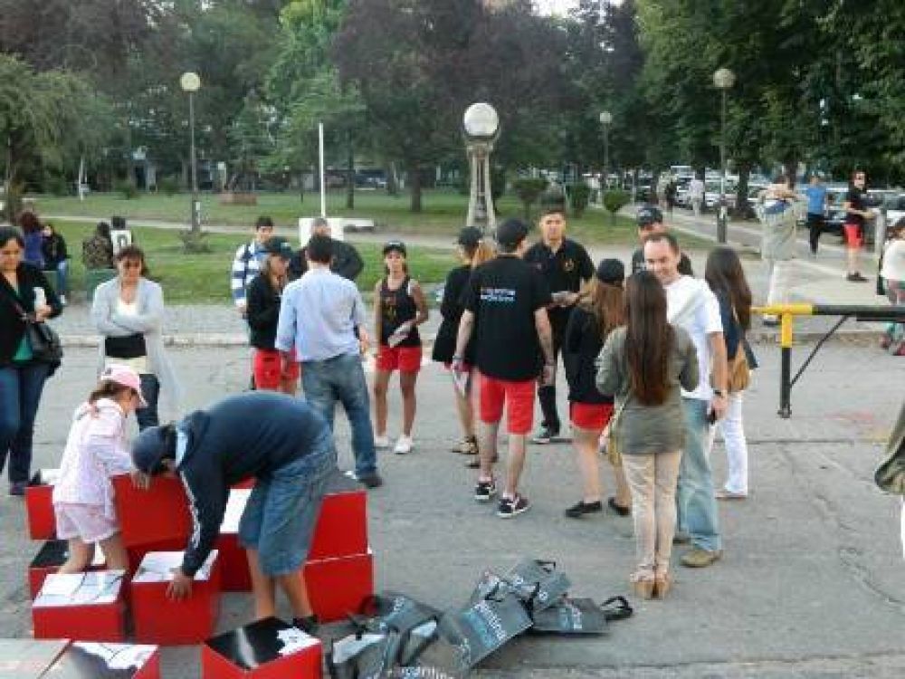Vecinos se quejan por la saturaci�n de la Plaza Mitre
