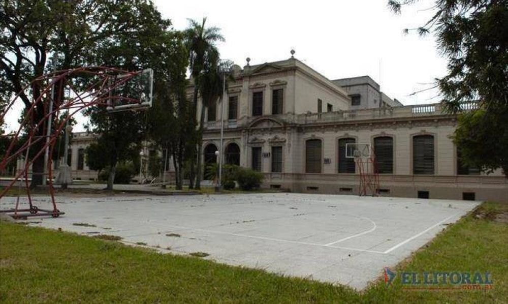 Intentan acondicionar m�s de 100 escuelas para volver a clases