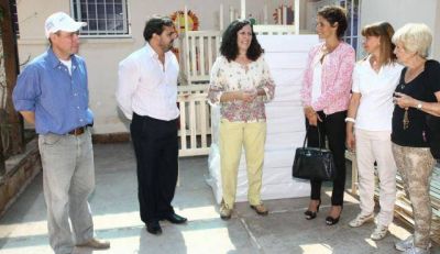 La Casa Cuna recibi� cunas construidas por internos del Servicio Penitenciario