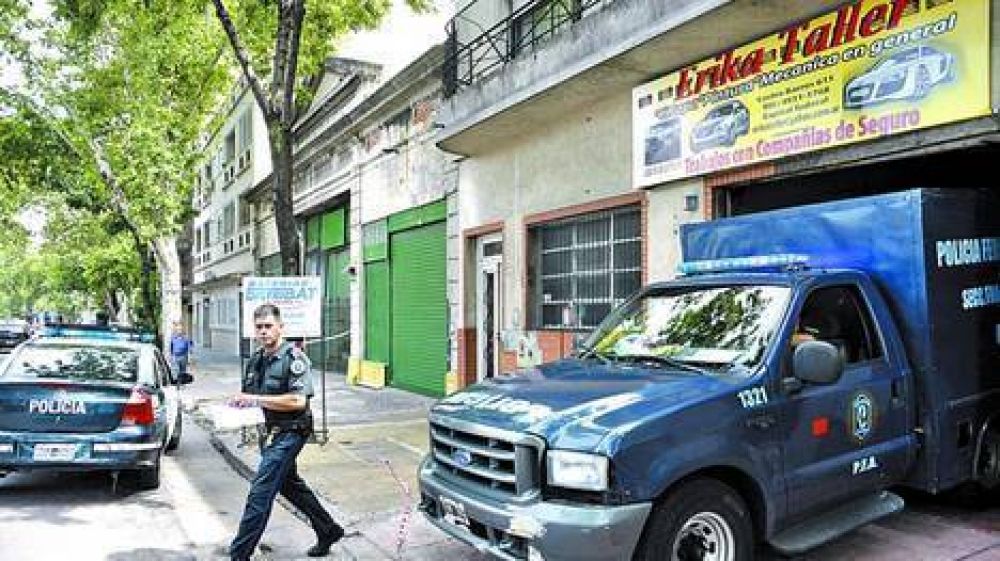 Un muerto y dos heridos por la explosi�n en un taller mec�nico