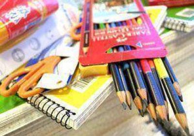 Canasta de �tiles escolares con 14 art�culos a un costo de $100