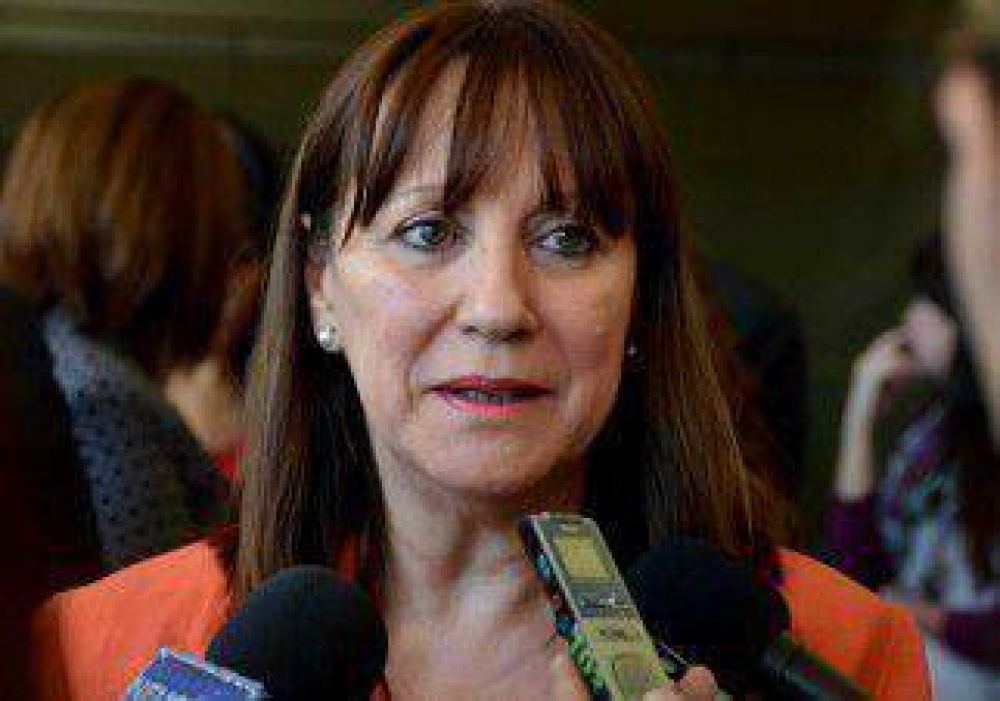 Crean cinco mil horas y 600 cargos docentes 