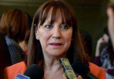 Crean cinco mil horas y 600 cargos docentes 
