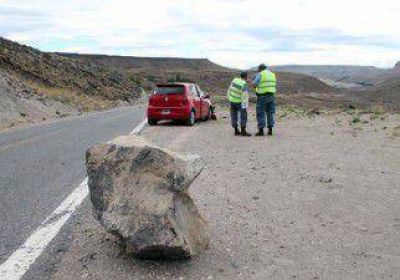 Cay� una roca sobre un auto en Jun�n 