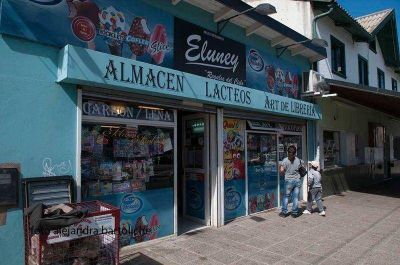 Ladrones de un multirrubro dispararon a la polic�a