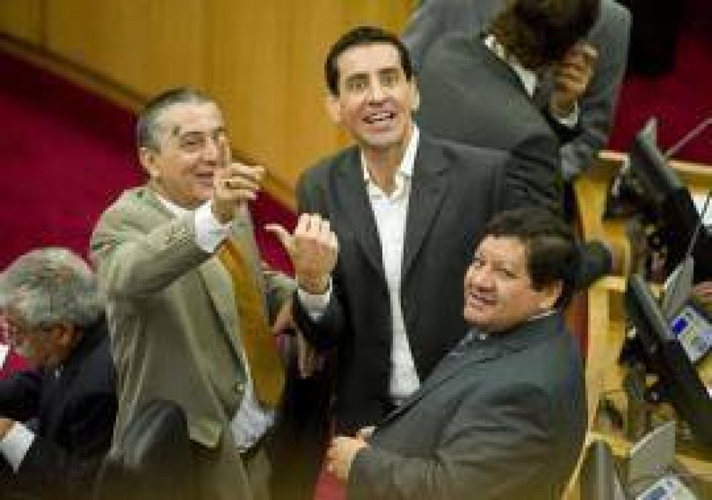 La unidad alperovichista en la Legislatura tiene fecha de vencimiento