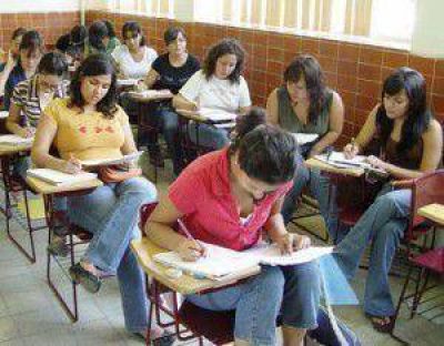  Hasta el 28 de Febrero, se recibir�n solicitudes para becas terciarias y universitarias