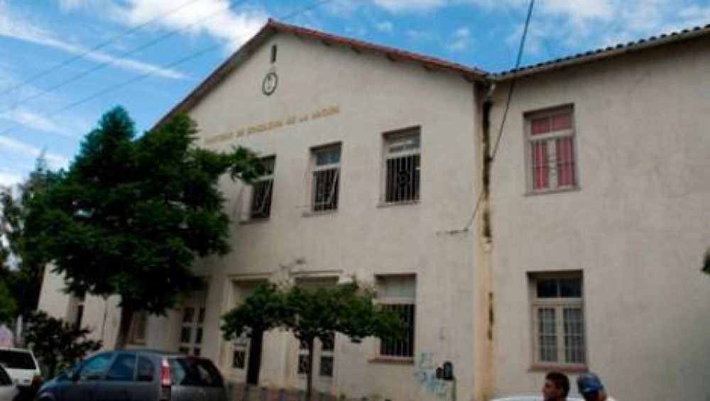 Educaci�n paga hasta 400 mil pesos por cuidar las escuelas