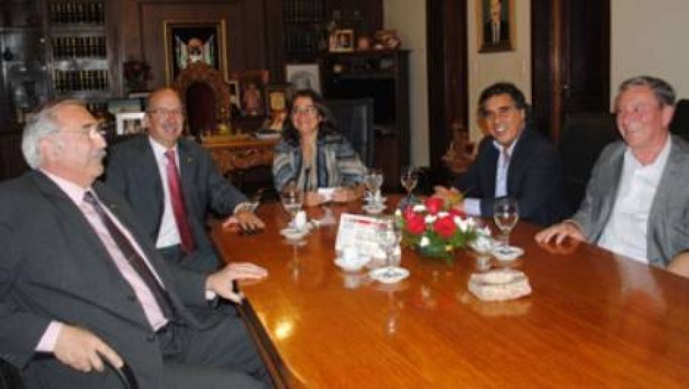 INTA compromete ayuda para la reconstrucci�n productiva de Sij�n