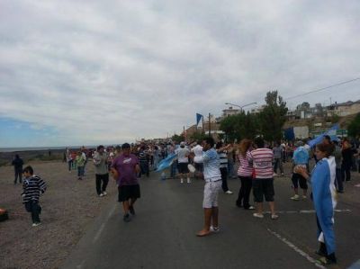 M�s de tres mil personas movilizadas en Caleta Olivia ante la falta de agua