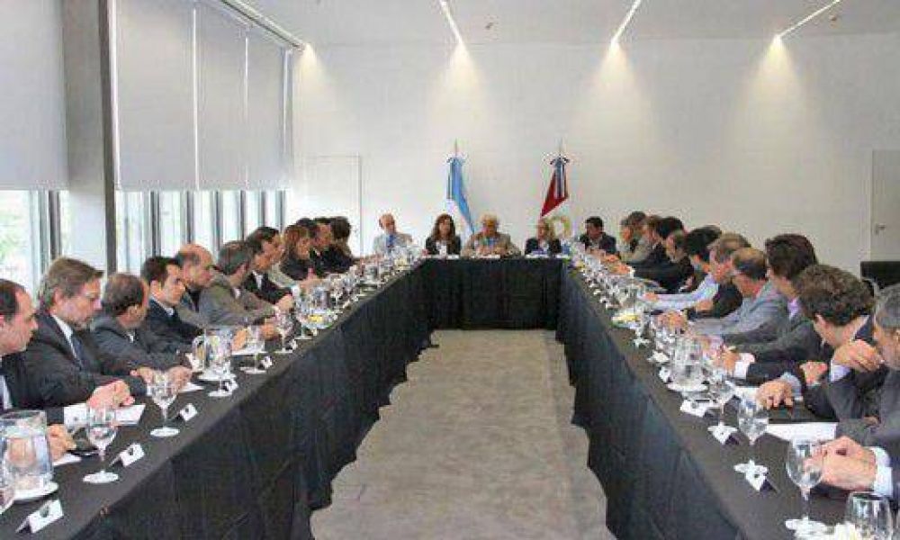 De la Sota convoc� al Gabinete con las paritarias a estatales como tel�n de fondo