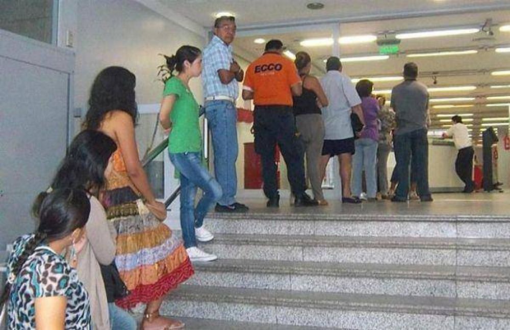 La diputada Romero remarc� que est� en plena vigencia el tope de 30 minutos de cola para pagar